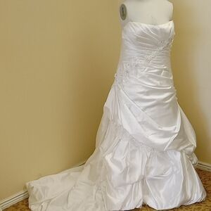 David Tutera Strapless Wedding Gown Size 24
